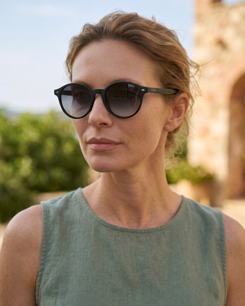 EYRA MIRA – Black with Grey Gradient Polarized Lenses on Anya
